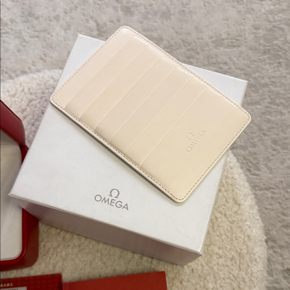 Omega Watch with Vibrant Orange Strap and Black Dial - Picture 11 of 16